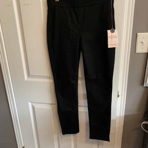 NYDJ size 2 pull on black jeans - Picture 5 of 14